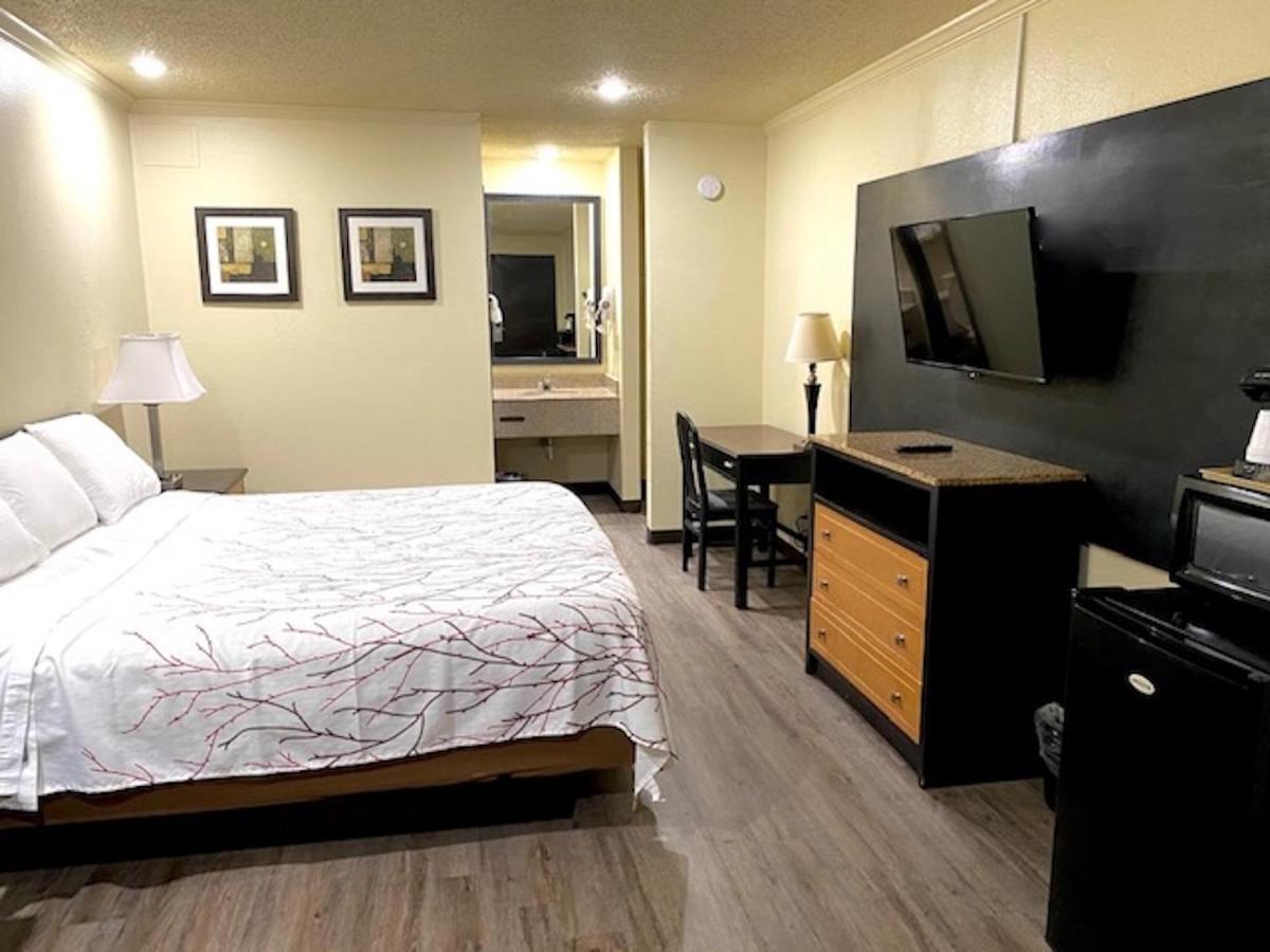 Travelers Inn エリザベスシティ エクステリア 写真