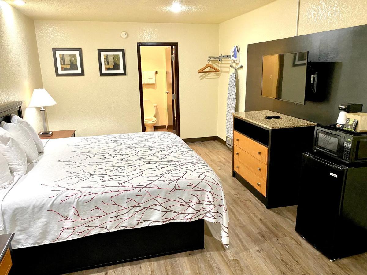 Travelers Inn エリザベスシティ エクステリア 写真