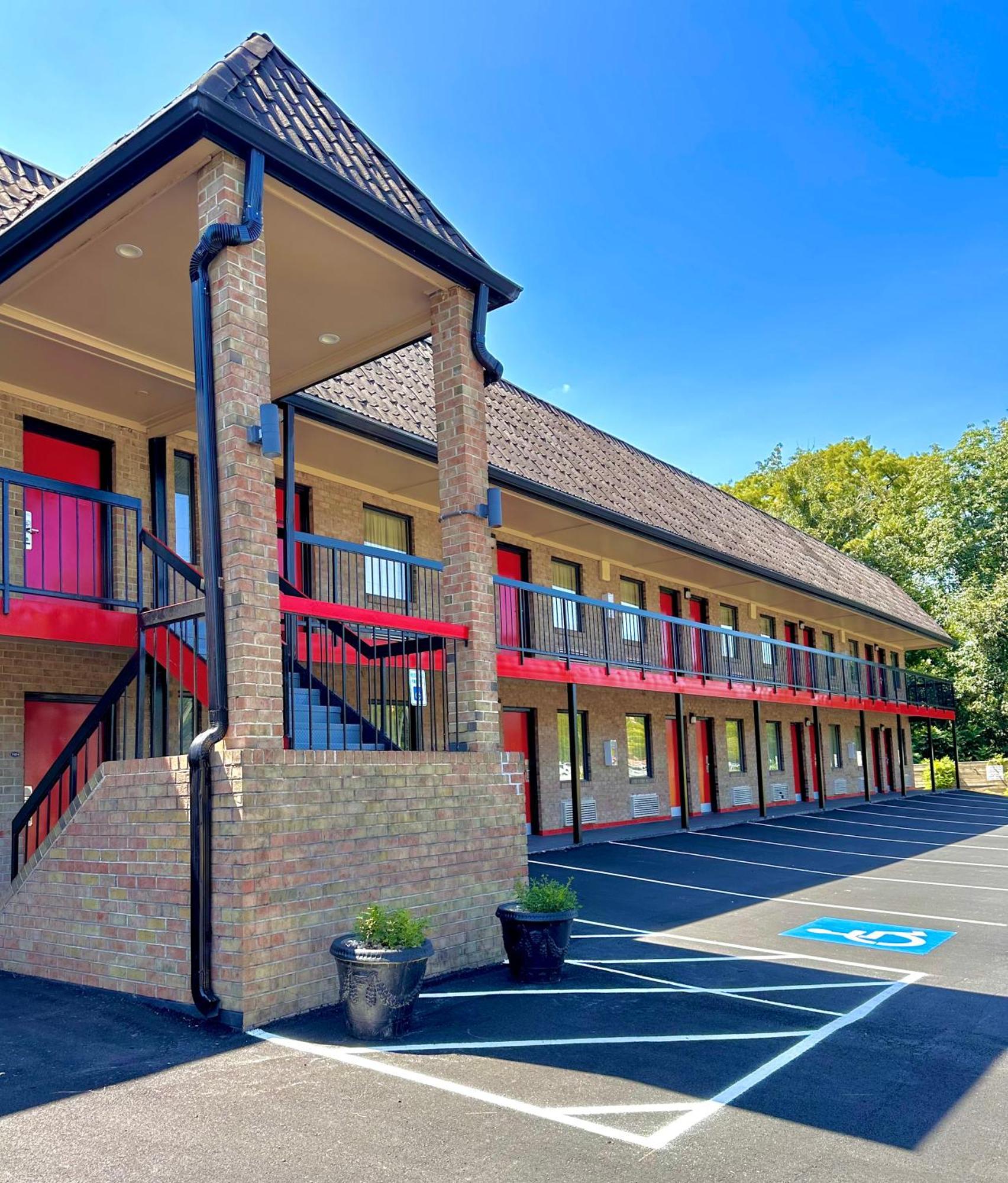 Travelers Inn エリザベスシティ エクステリア 写真