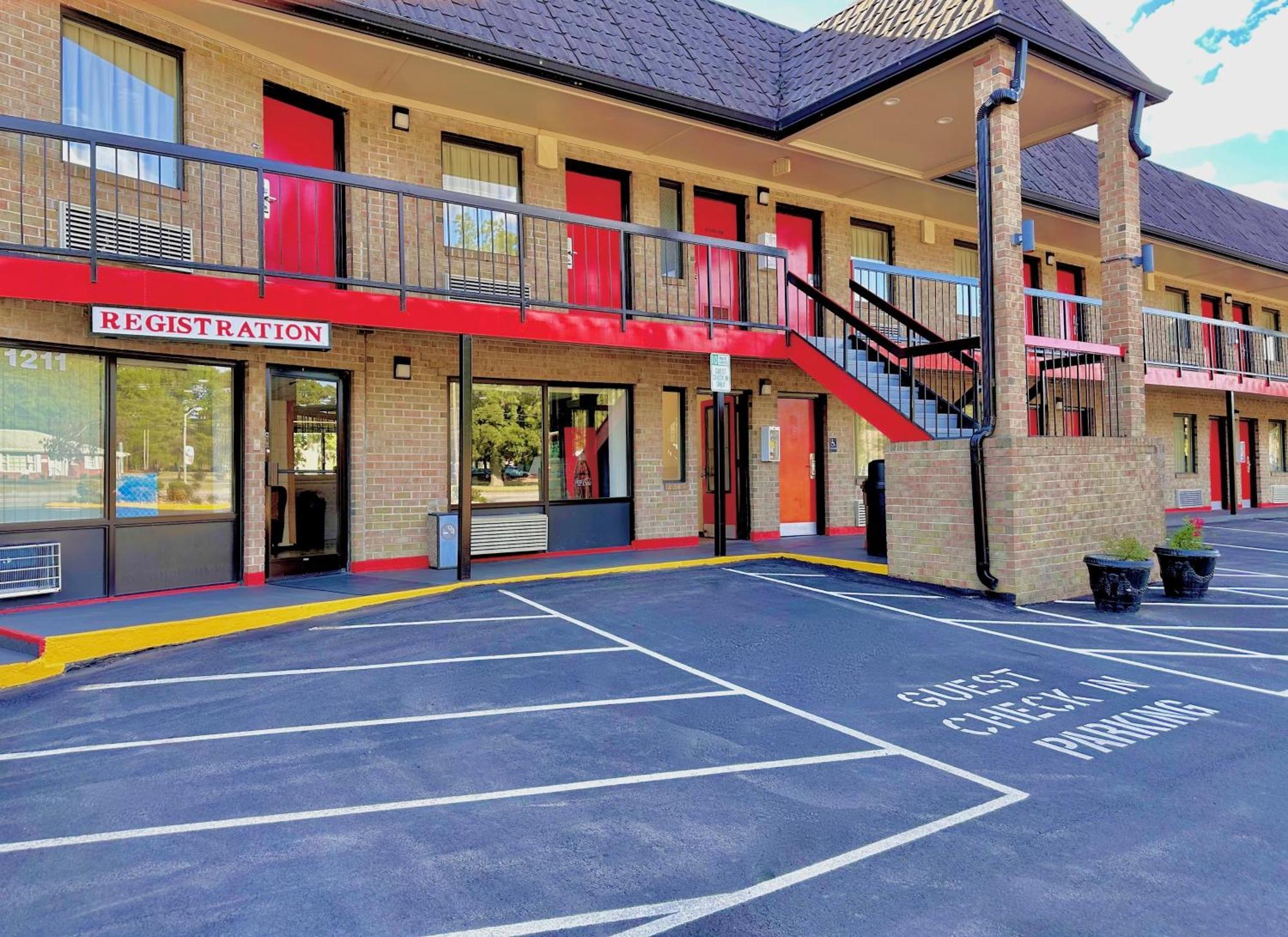 Travelers Inn エリザベスシティ エクステリア 写真