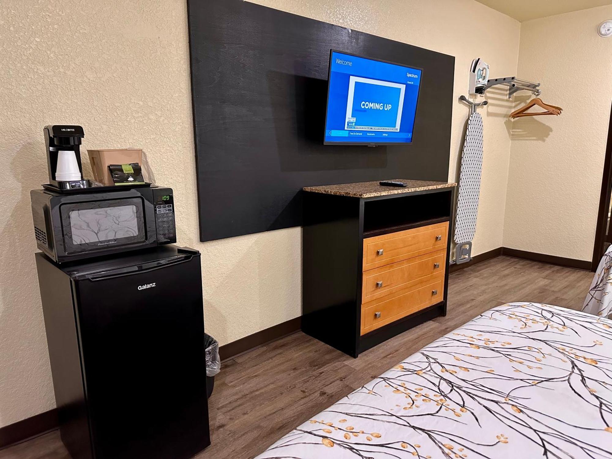 Travelers Inn エリザベスシティ エクステリア 写真