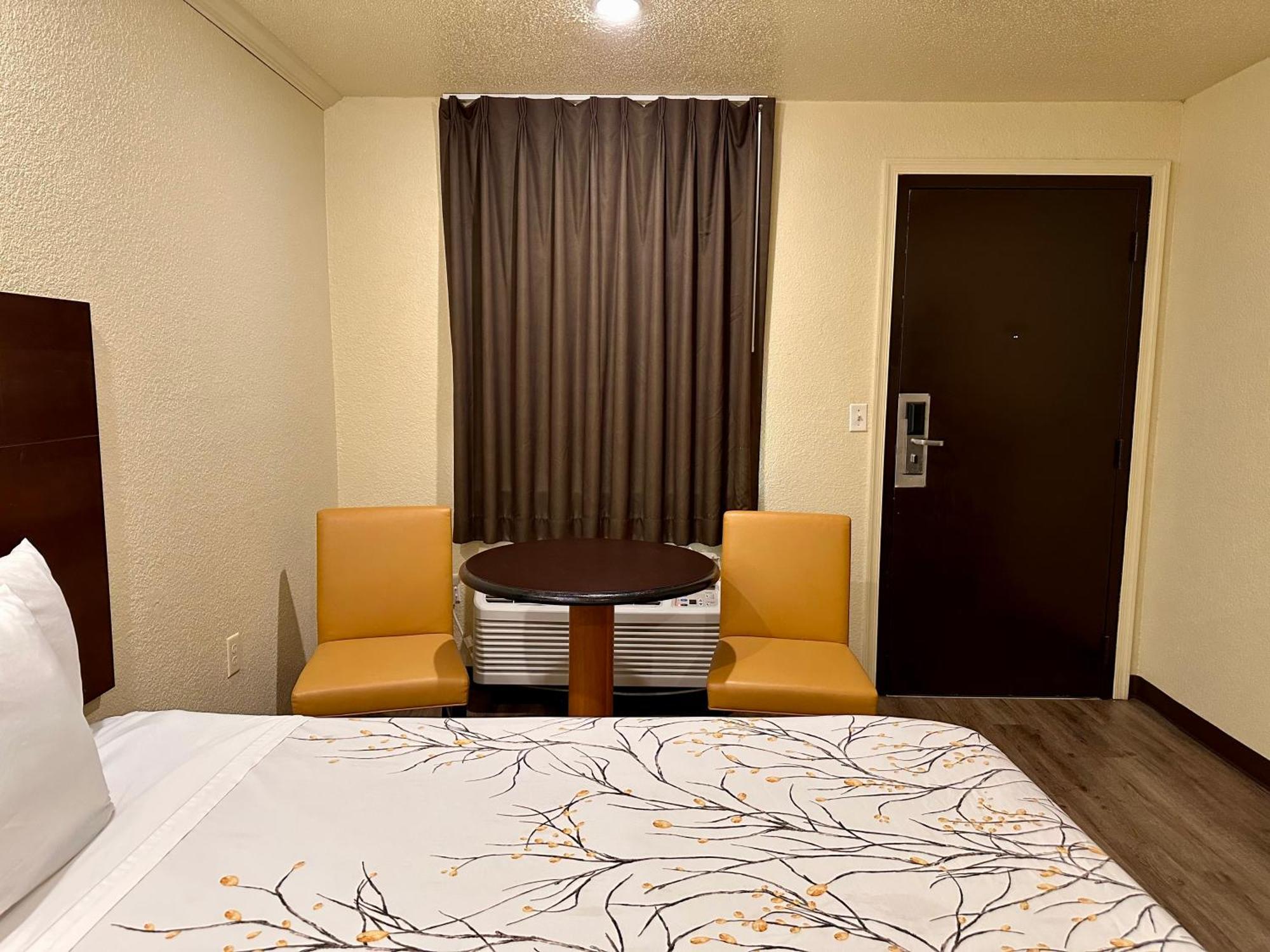 Travelers Inn エリザベスシティ エクステリア 写真